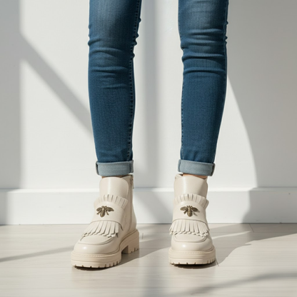 Ghete din piele naturală cu detalii artizanale pentru femei®