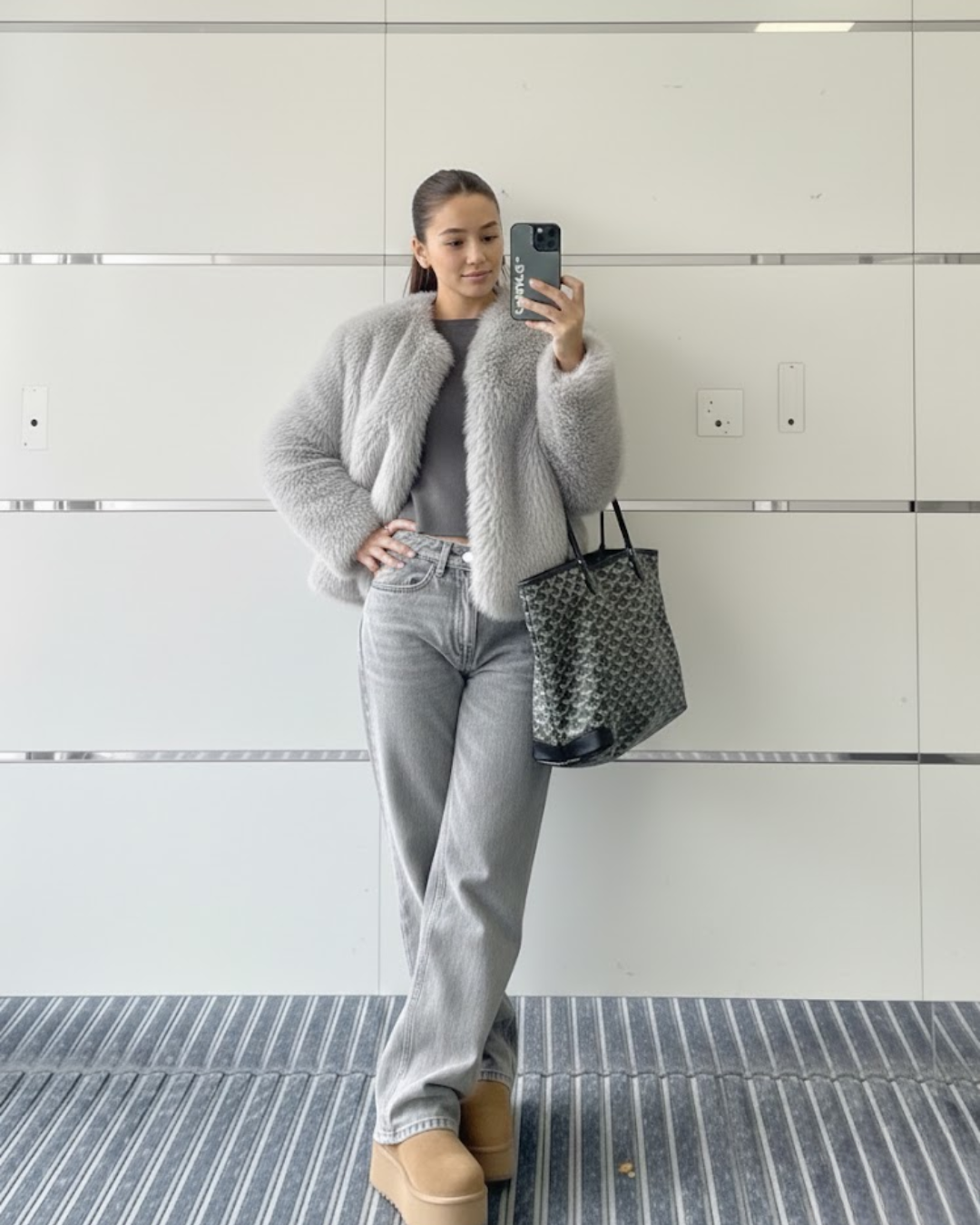 Haină scurtă din material sintetic de înaltă calitate pentru femei®