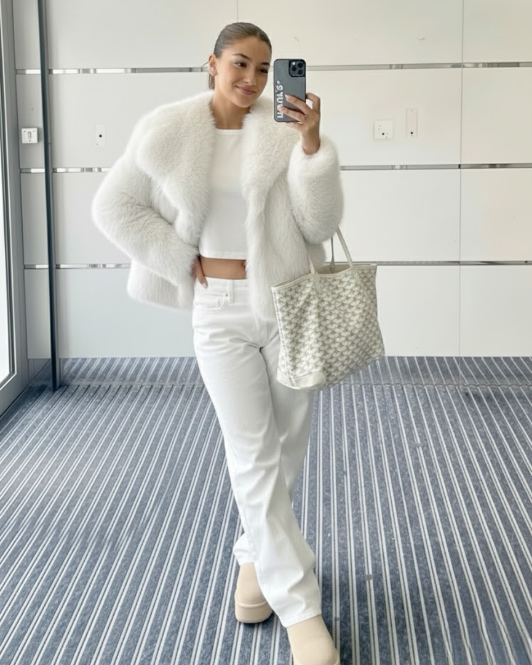 Haină scurtă din material sintetic de înaltă calitate pentru femei®